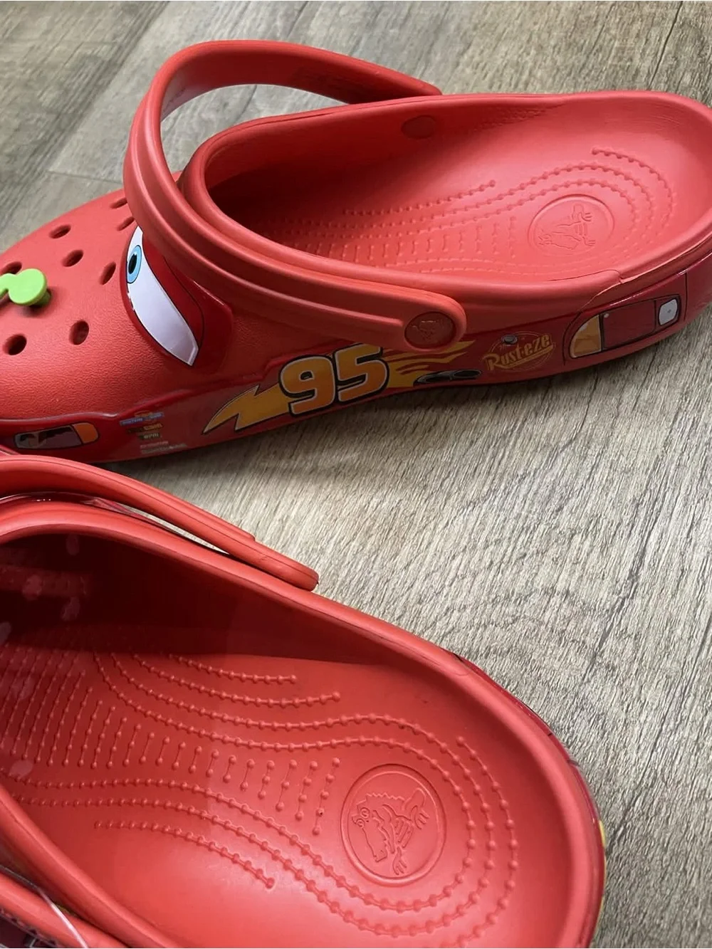 Crocs Disney Cars Lightning McQueen Light-Up Clogs Men’s 11 NWT